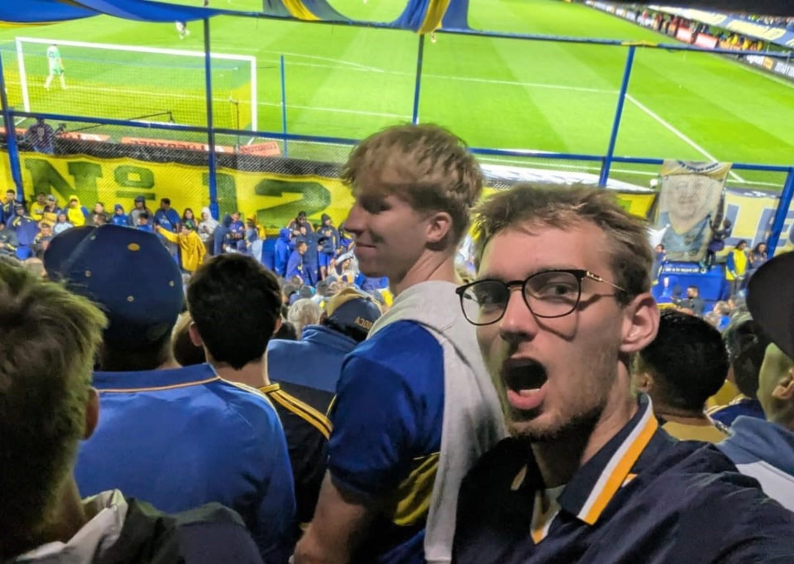 El asombro de un hincha inglés por su primera vez en la Bombonera: la experiencia en primera persona en uno de los templos sagrados del fútbol argentino