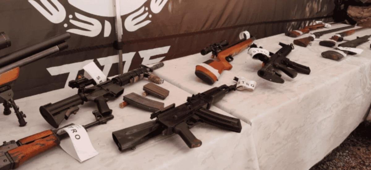 Encontraron un arsenal enterrado en un búnker narco de Santa Fe