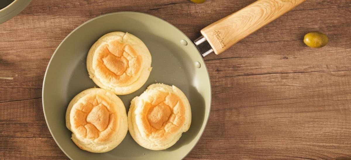 Sin harina ni horno: la mejor receta para hacer el pan nube en sartén y que salga perfecto