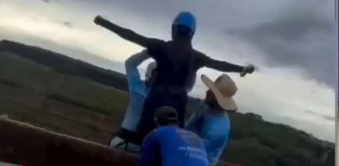 Bungee jumping: empleados tiran a una joven sin cuerda al vacío y falleció por el impacto de la caída