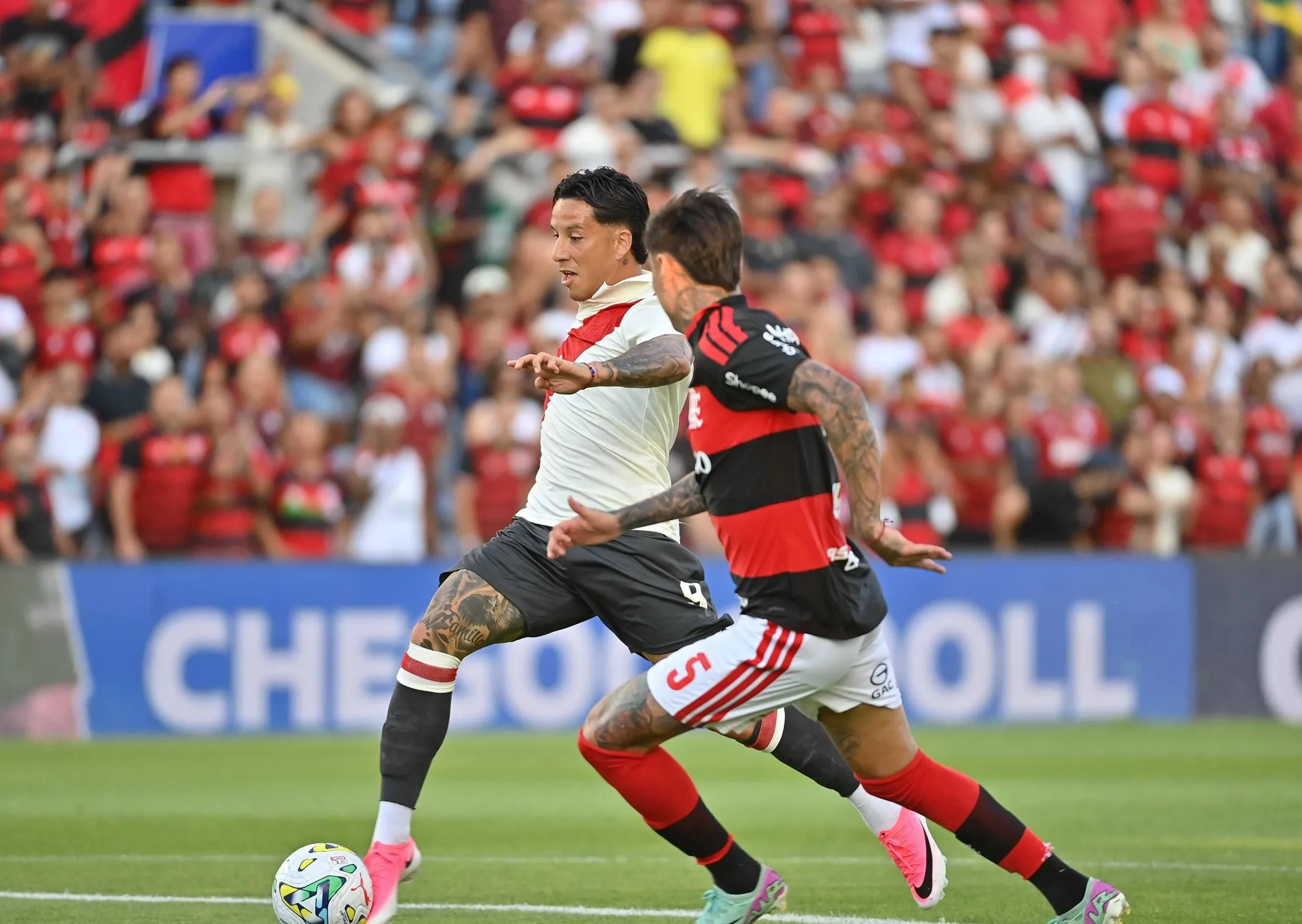 River se probó ante Flamengo en Portugal: Driussi marcó un doblete para el empate y Coudet pudo ver a algunos de sus refuerzos