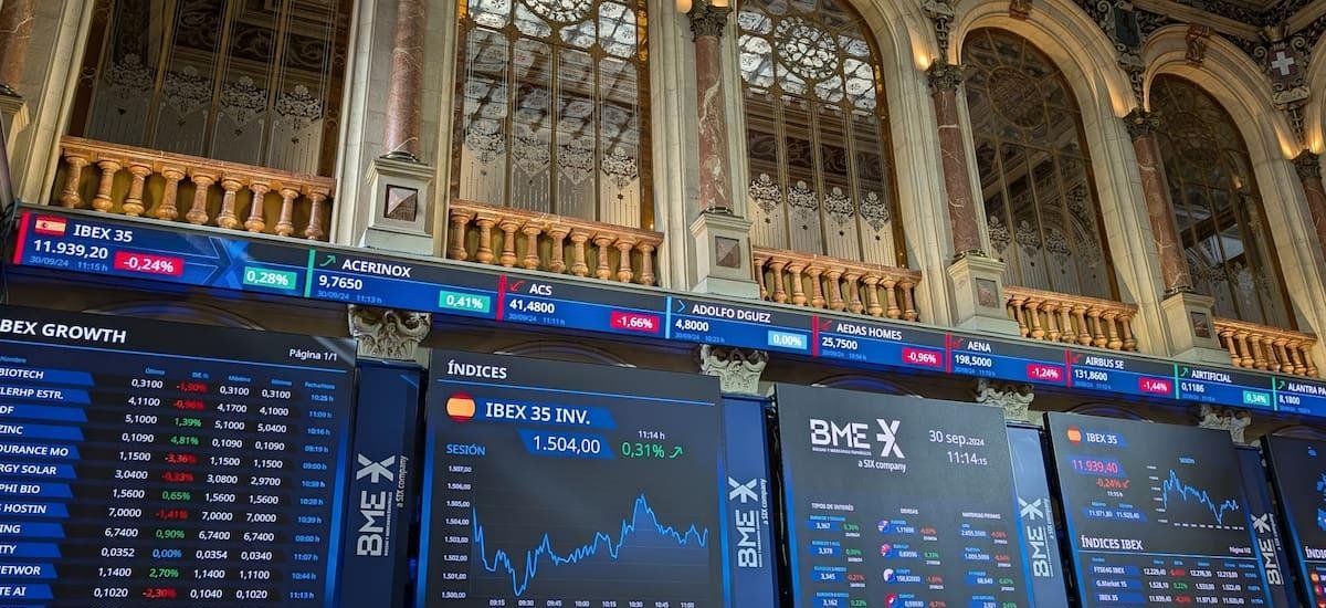 Indra hace volar por los aires la Bolsa madrileña: sube casi un 22% tras sus resultados récord que le obligan a elevar sus objetivos en 2026