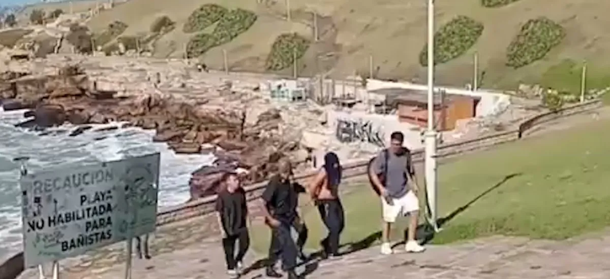 “¿Querés ganar plata?, laburá“: vecinos atraparon y golpearon a un motochorro en una playa de de Mar del Plata
