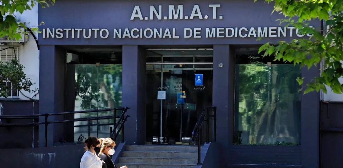 ANMAT prohibió toda una línea de limpiadores y desinfectantes: cuál fue el motivo de esta medida y a qué marca...