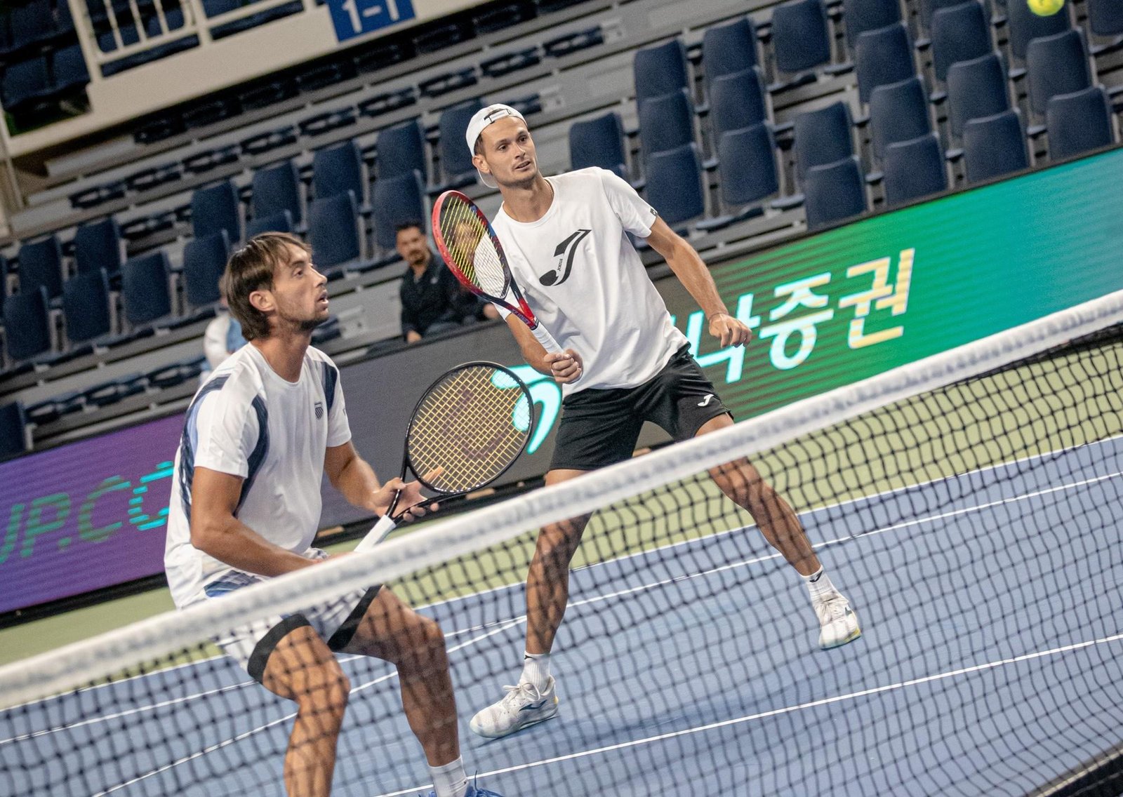 Thiago Tirante y Juan Pablo Ficovich, a horas del debut en la Copa Davis en Corea del Sur: energía positiva, experiencias inéditas y doble turno en Busan