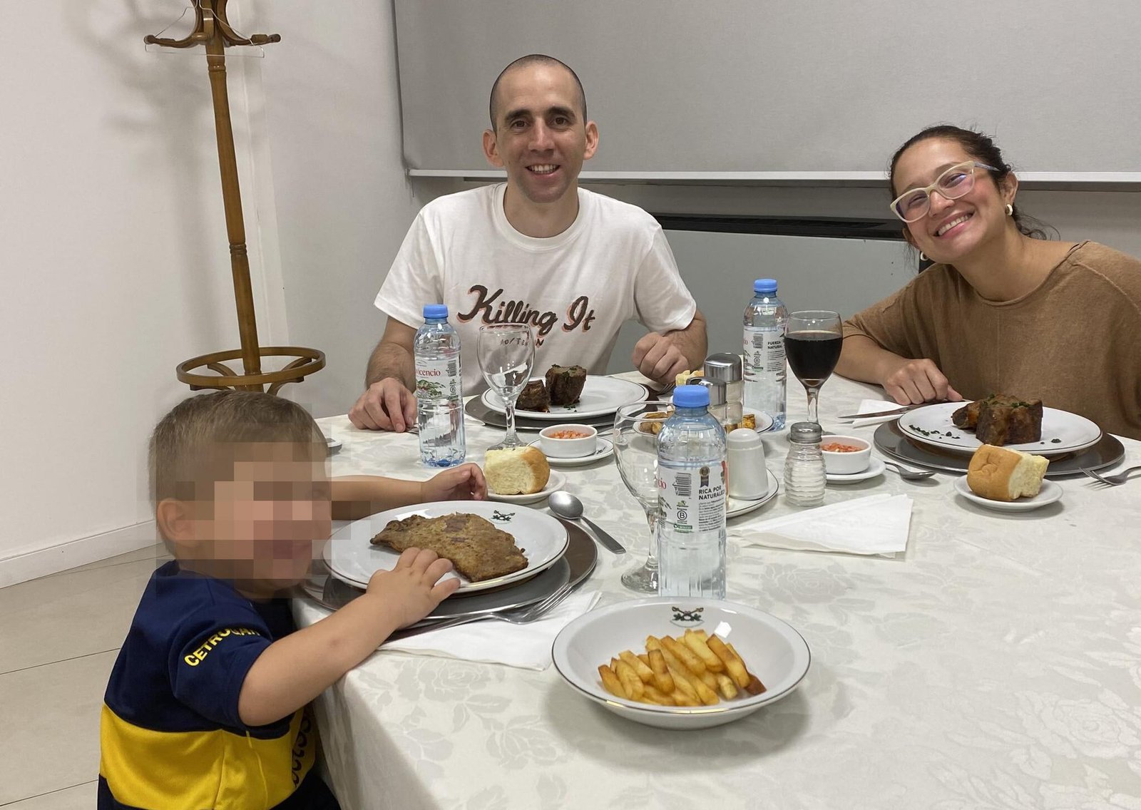 "Cuando él lo considere, vamos a denunciar esos crímenes de lesa humanidad": la foto familiar y el mensaje que publicó la esposa del gendarme