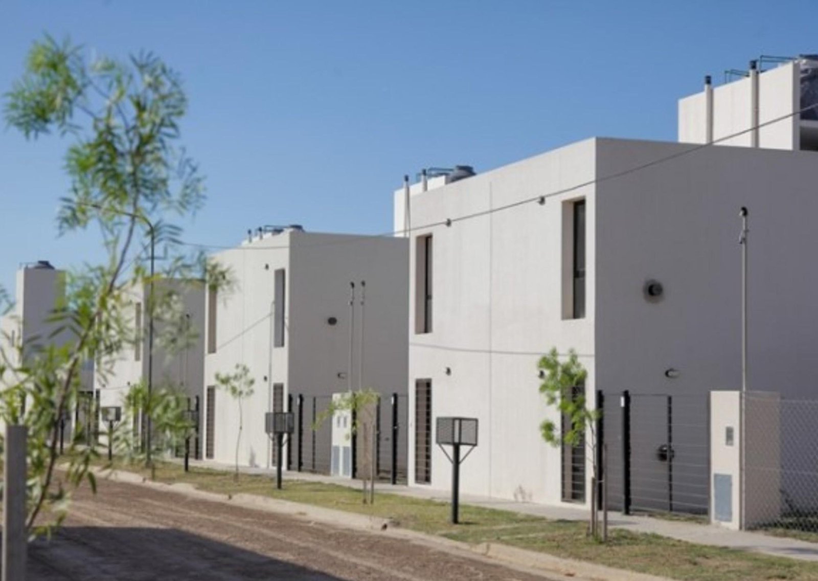 Última etapa de obras para inaugurar viviendas en un barrio de Escobar