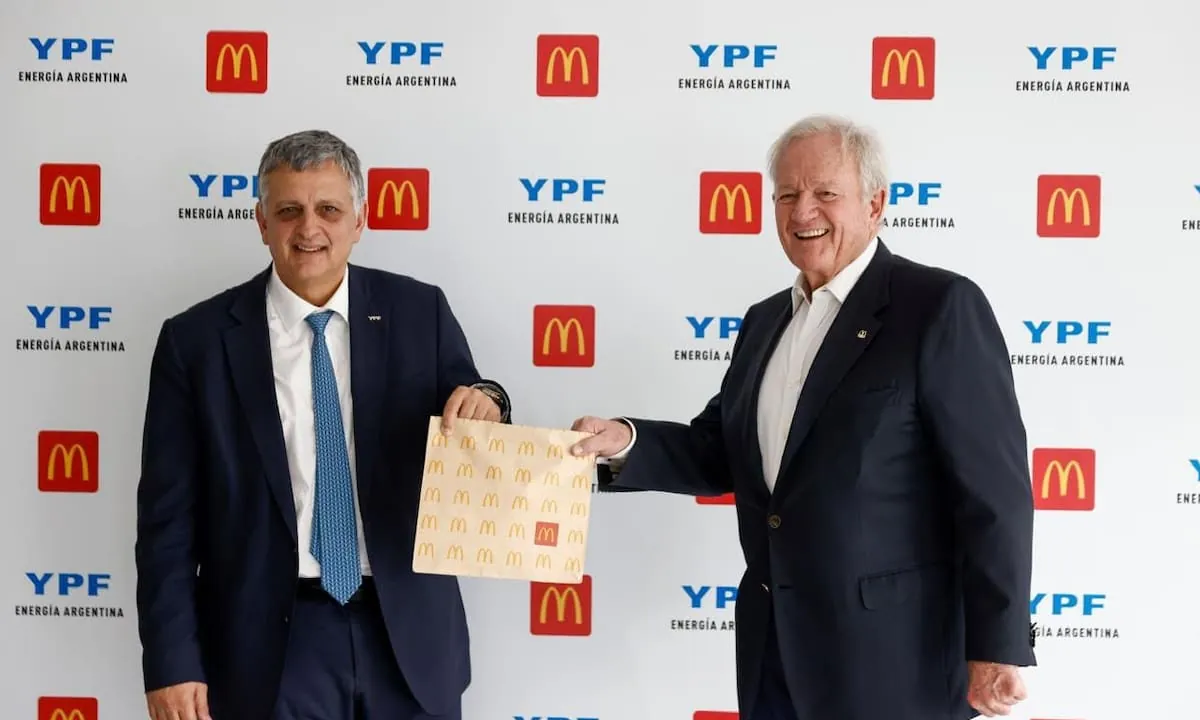 YPF acelera la reconversión de sus estaciones de servicio y suma a McDonald’s
