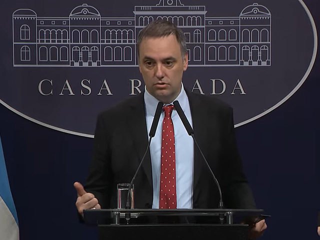 El Gobierno endurece su postura con Kicillof y le cierra la puerta a una reuniГіn: вЂњSin dГ©ficit, no hay nueva deudaвЂќ