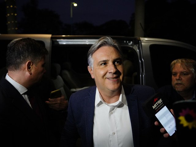 MartГ­n Llaryora se someterГЎ a una cirugГ­a por una hernia epigГЎstrica