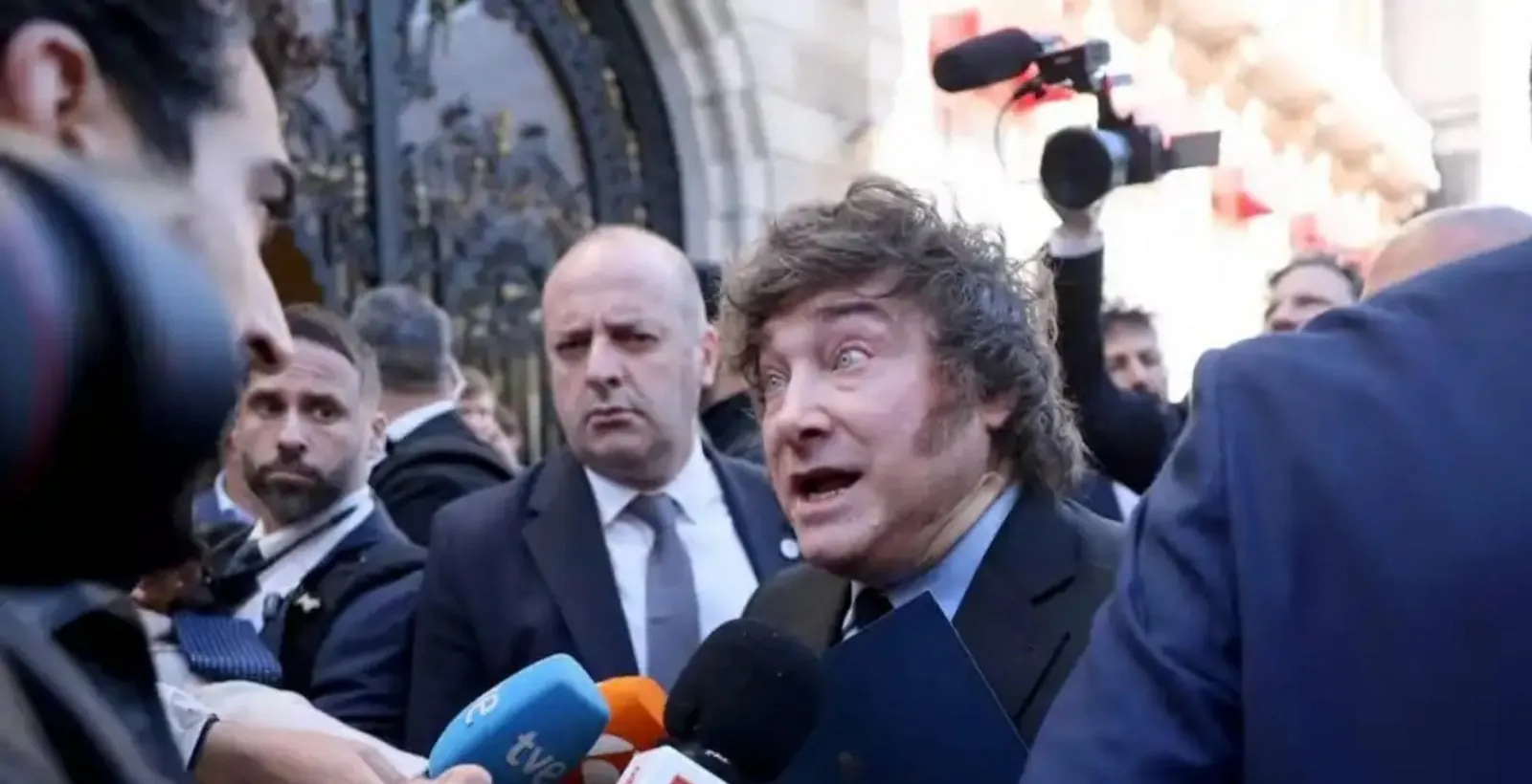 Milei exporta sus ataques a la prensa e insultó a una periodista española: "Corta y miserable"