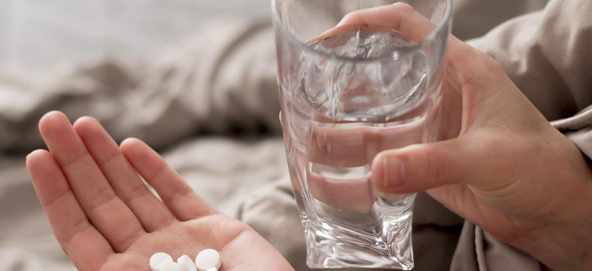 Alerta máxima para jubilados: descubren que esta famosa aspirina podría ser peligrosa y exigen no comprarla en farmacias
