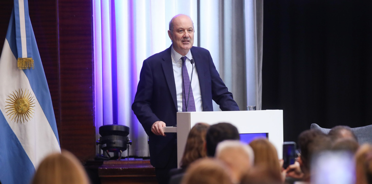 Federico Sturzenegger adelantó cambios en Defensa de la Competencia y apuntó contra el Estado