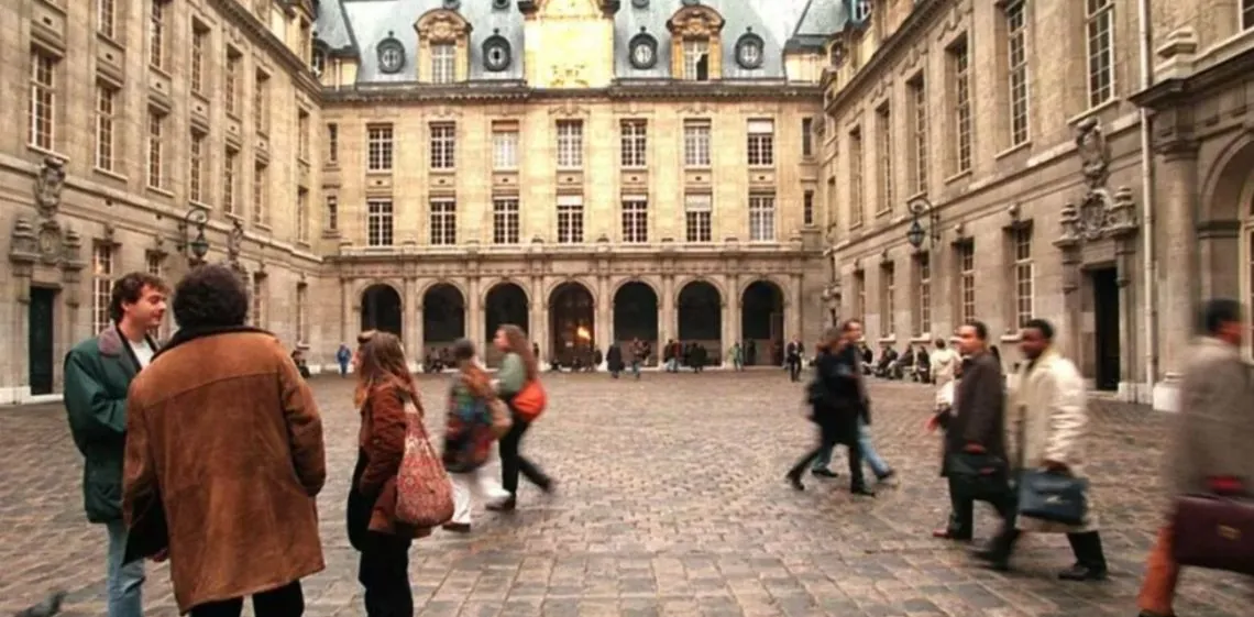 Protestas en Francia contra el aumento de matrículas universitarias a estudiantes extranjeros
