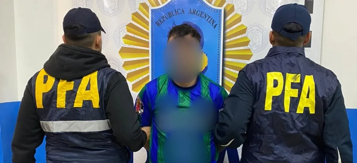 Lo buscaban por contratar a un sicario para matar a un rival y lo detuvieron en un partido de futsal