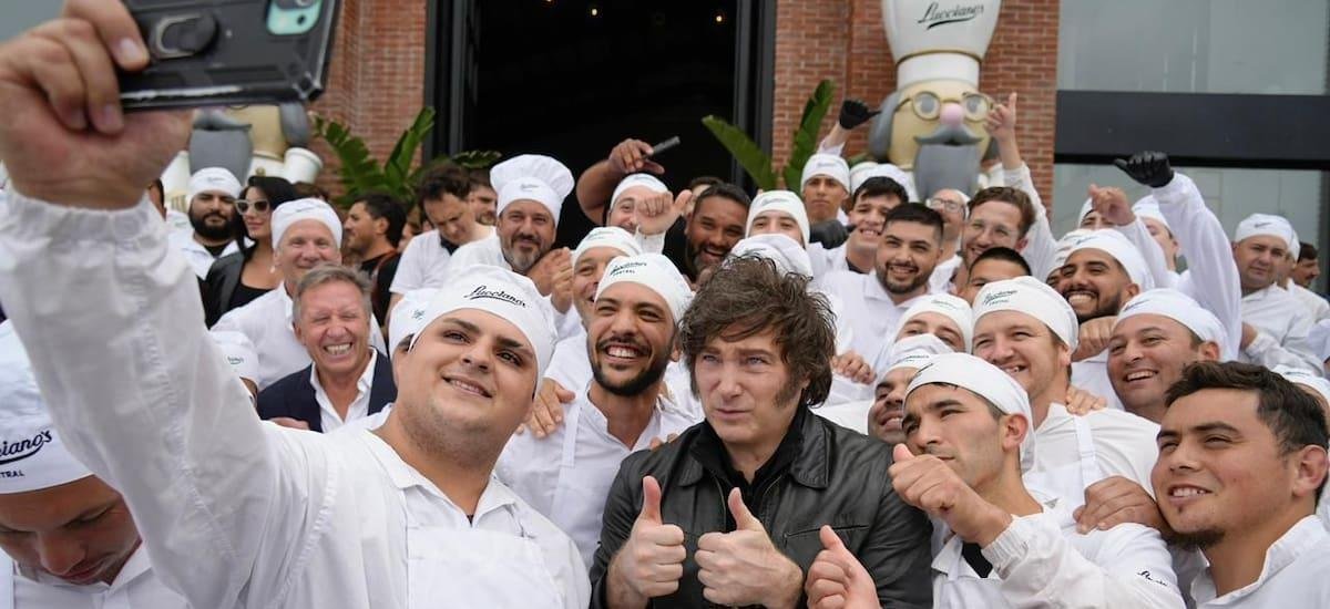 Panza llena y sueldos quietos en Balcarce 50 - El Cronista