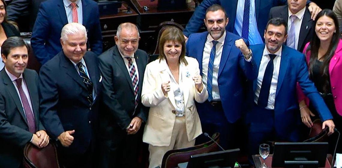 El Gobierno consiguió la sanción de la reforma laboral y se acercó a los dos tercios en el Senado