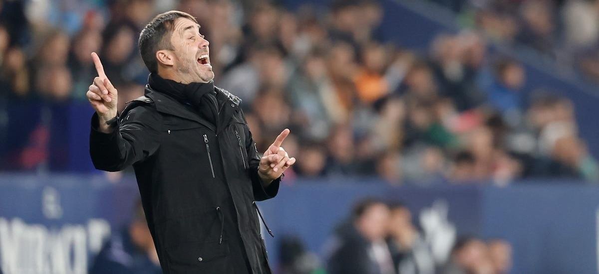 Los detalles del desembarco de Coudet en River Plate: la cifra que recibirá el Alavés y un viejo conocido como asistente