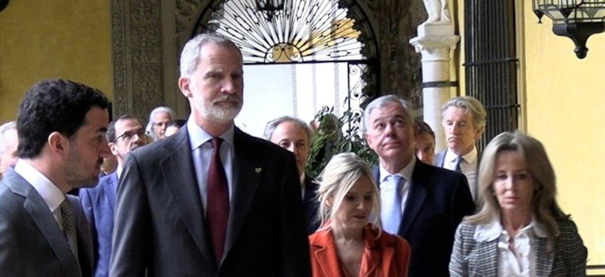 El rey Felipe, por primera vez en el Palacio de Dueñas, inaugura la exposición 'Cayetana. Grande de España'