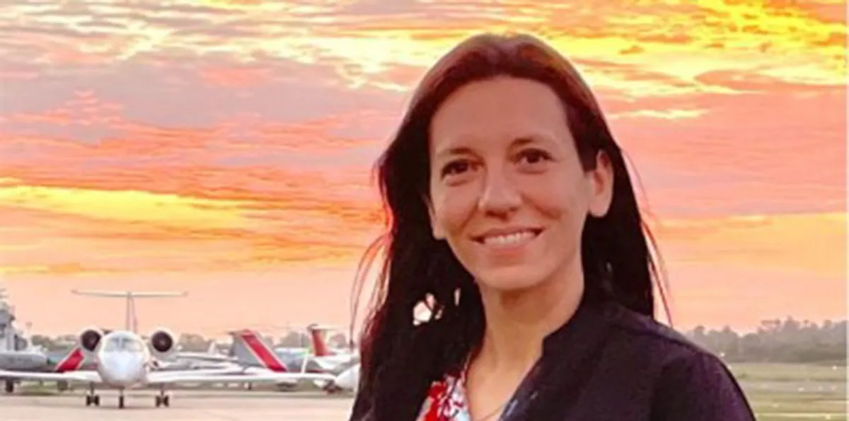 La causa contra Adorni: declara la secretaria del piloto que facturó el vuelo privado del jefe de Gabinete