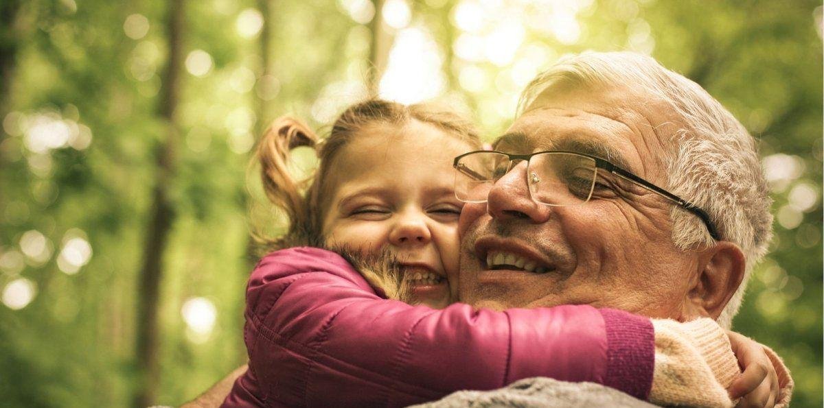 Por qué abrazar reduce el estrés y fortalece el sistema inmunológico, según la ciencia