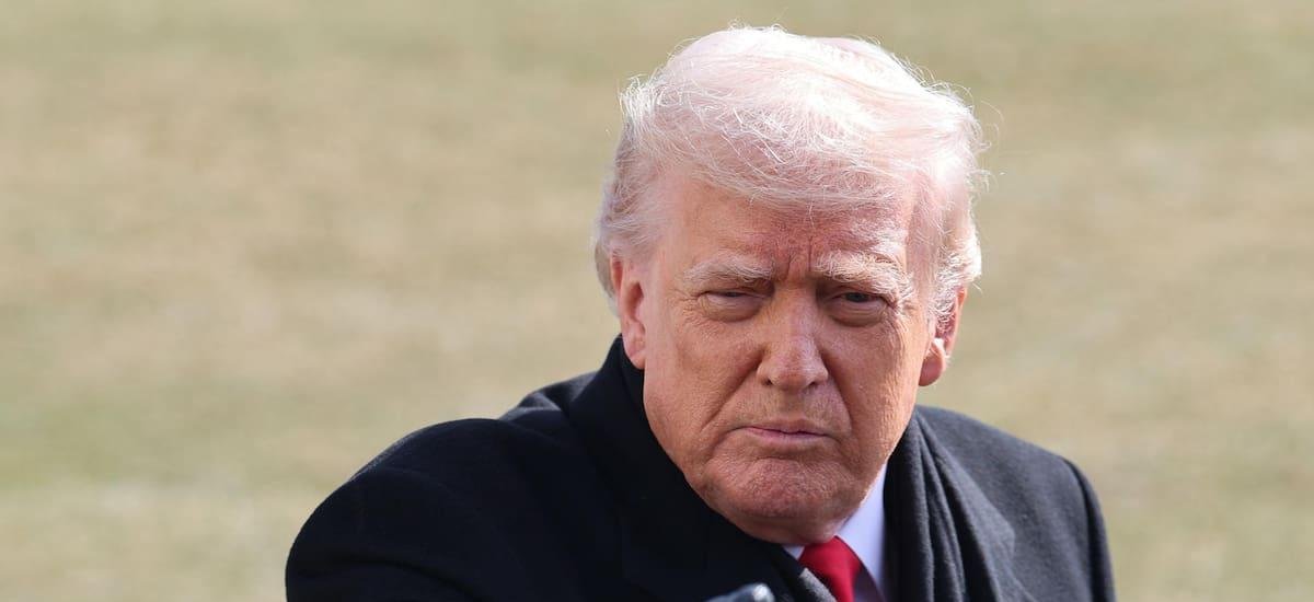 Trump firma decreto para imponer aranceles a países que manden petróleo a Cuba