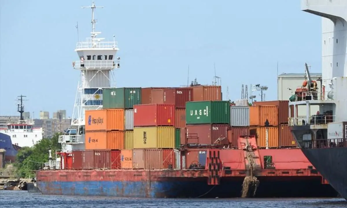 El paro de prácticos genera un caos en el comercio exterior de la Argentina