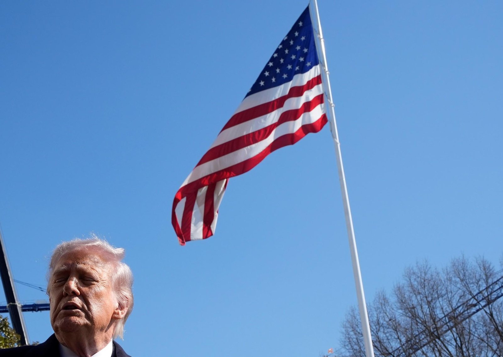 En medio de la tensión, Donald Trump dice que analiza "una toma de control amistosa de Cuba"