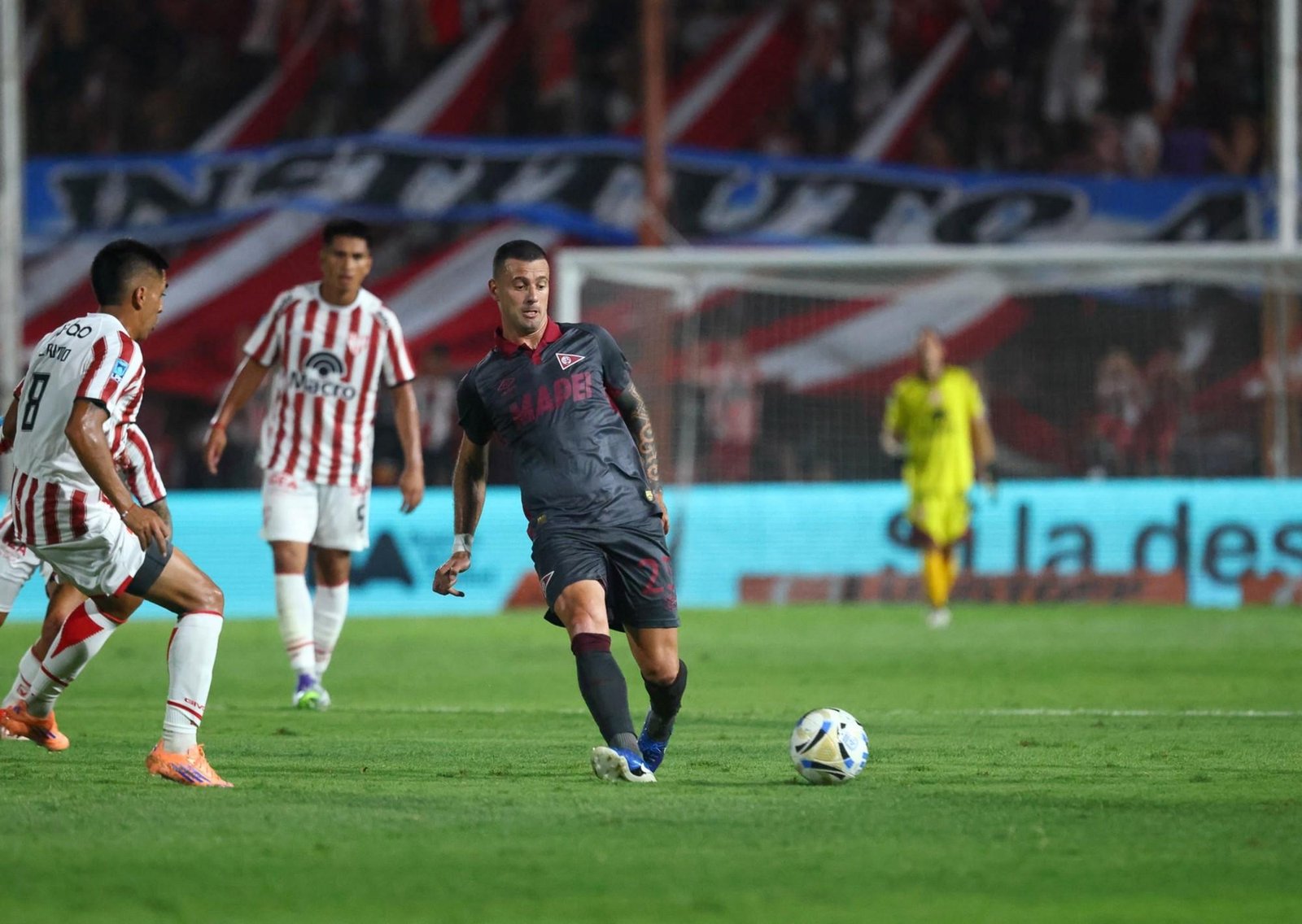 El resumen de Instituto vs Lanús: al "Granate" se le escapó el triunfo por el gol del hijo de Gallardo pero sigue líder del Torneo Apertura 2026