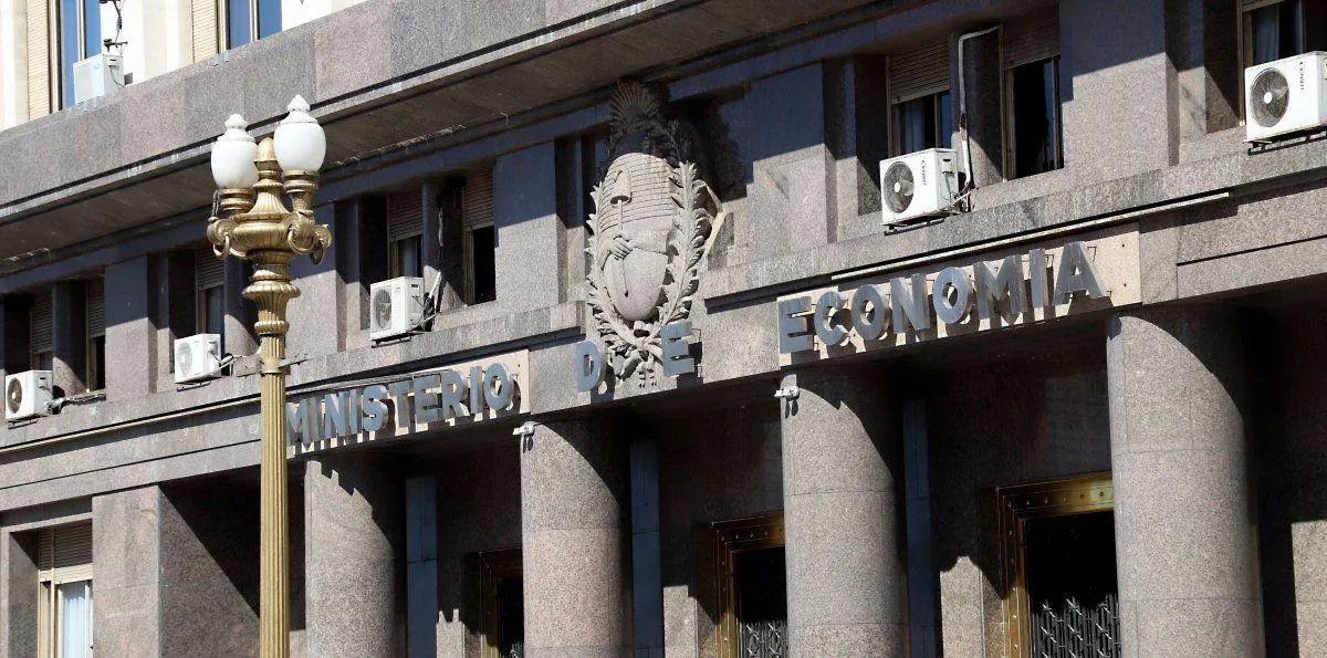 Deuda en dólares: Economía logró colocar otros u$s100 millones con el Bonar 2027