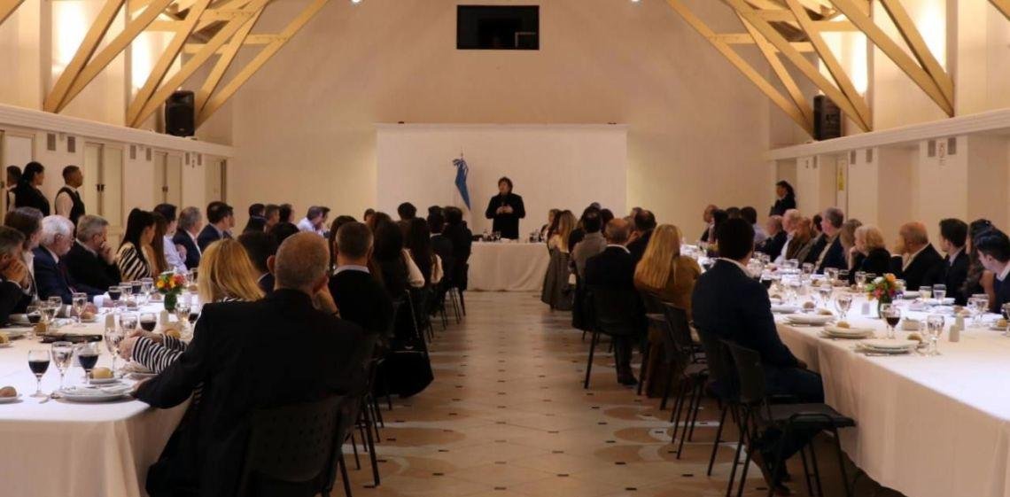 Cena de Olivos: Milei “ameno”, Sturzenegger en modo docente y un “menú austero”