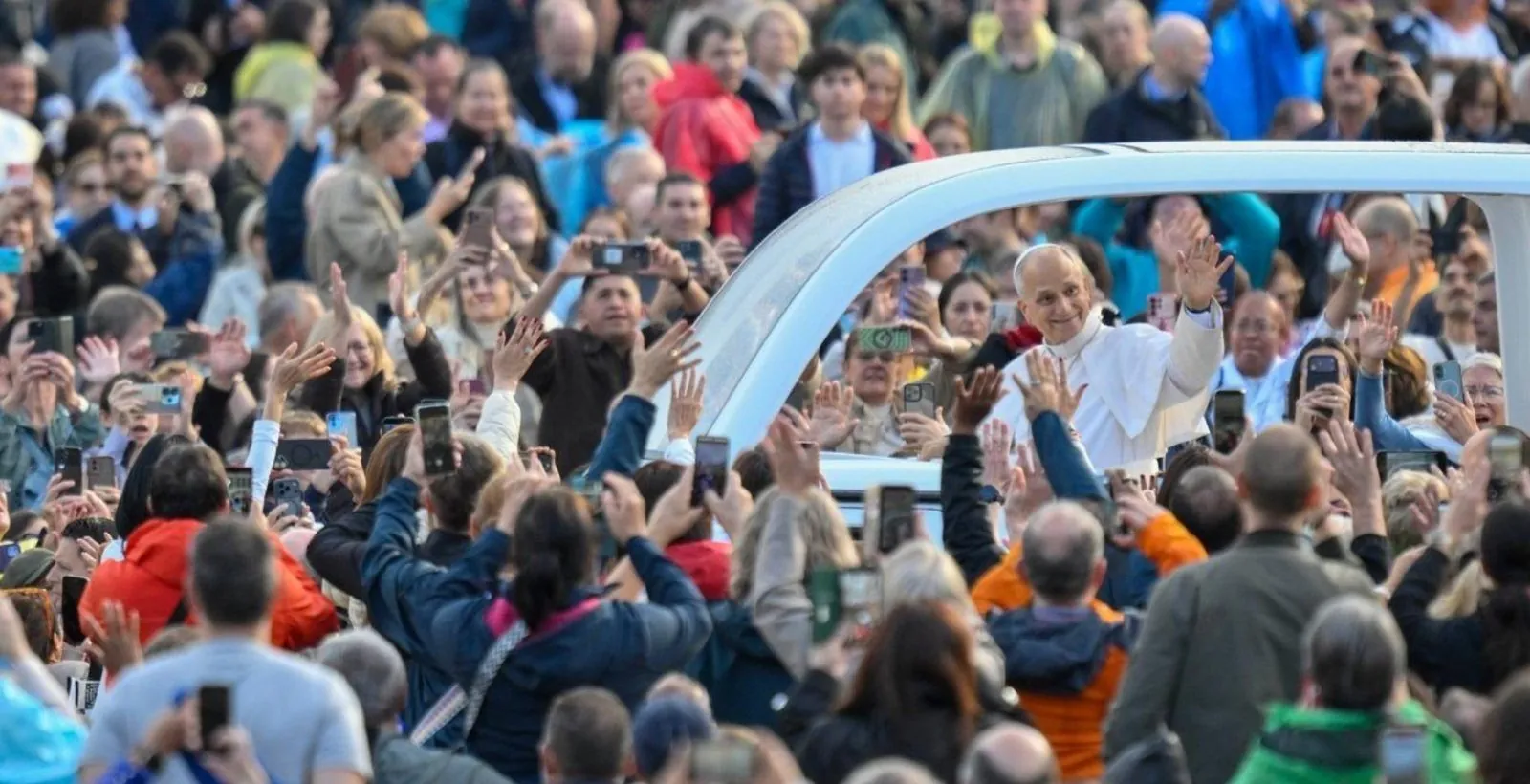 El Papa recorrió la Plaza San Pedro: qué se sabe de su llegada a la Argentina