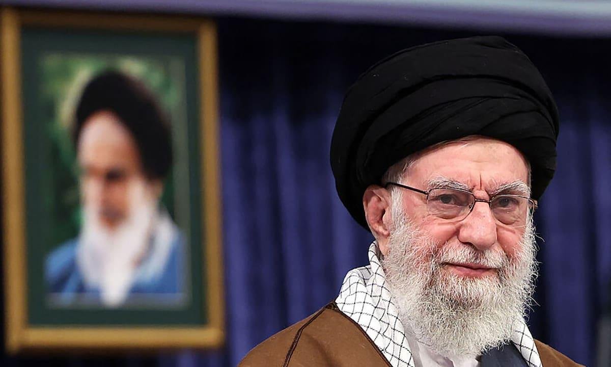 Alí Khamenei, el poderoso líder supremo de Irán que convirtió a EE.UU. e Israel en sus mayores enemigos