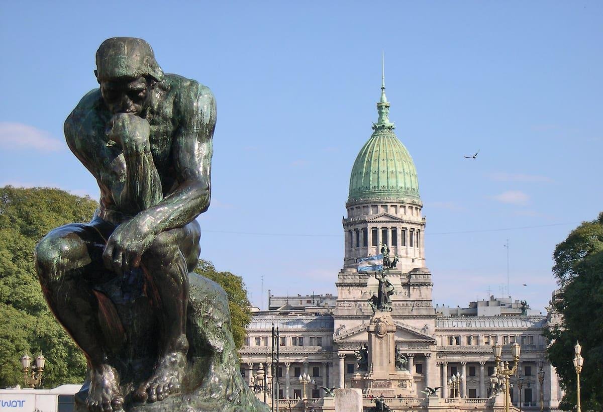 Pensar es algo más que ordenar palabras