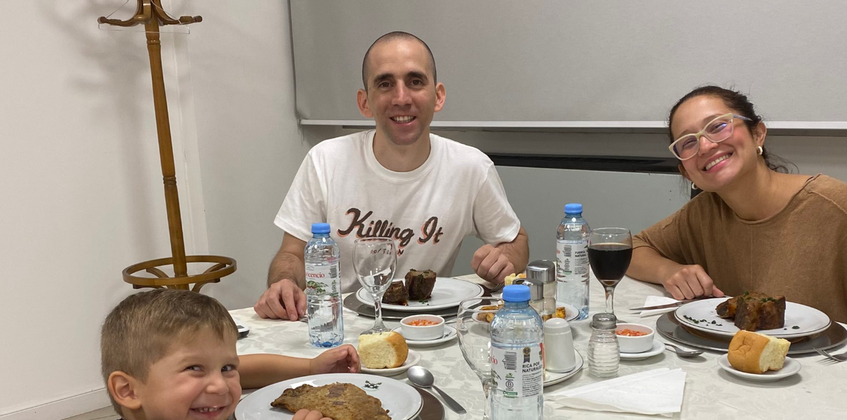 La primera cena de Nahuel gallo con su familia tras regresar al país: ¿Qué comida pidió?