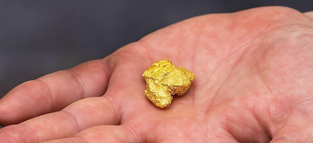 La basura contiene oro de 22 quilates en su interior: cómo logran recuperarlo