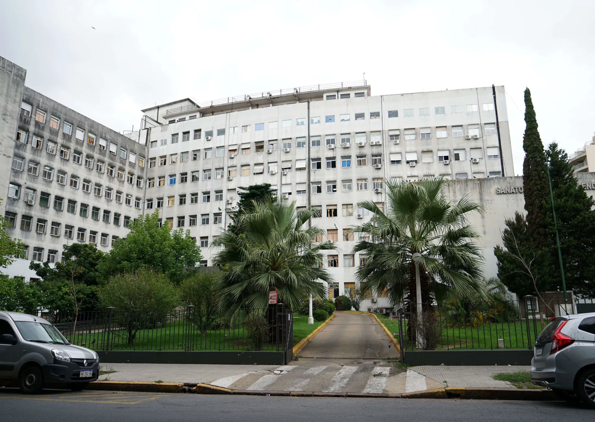 Detienen a un enfermero acusado de violar a una paciente de 86 años en un sanatorio de Caballito