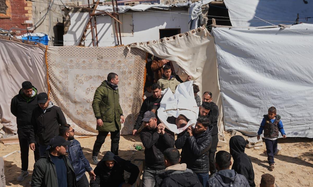 Máximo tribunal de Israel autoriza grupos de ayuda en Gaza; ataques israelíes dejan 5 muertos