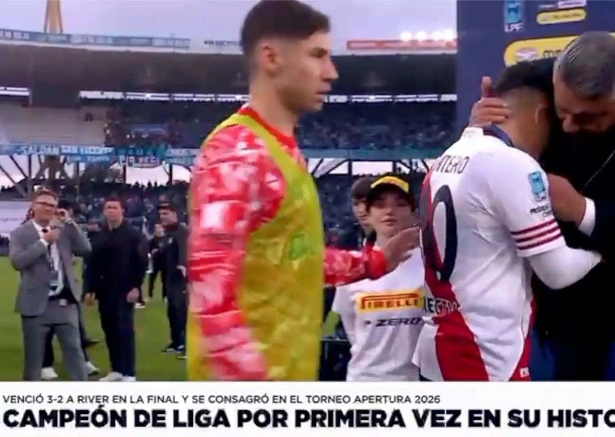 La bronca de Gonzalo Montiel: ¿evitó saludar al presidente de la AFA, Chiqui Tapia, tras las polémicas en la final perdida?