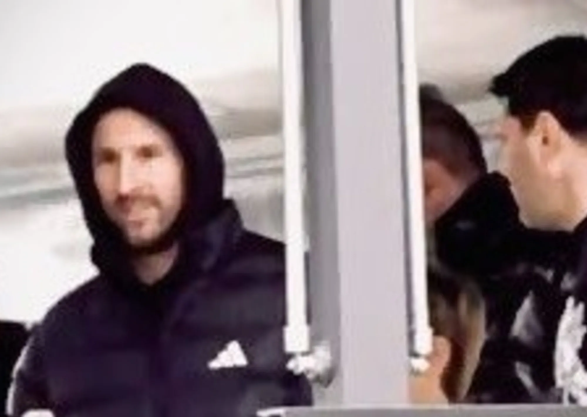 Lionel Messi reapareció tras el Mundial y fue a alentar a Leones FC, el club de su familia en Rosario