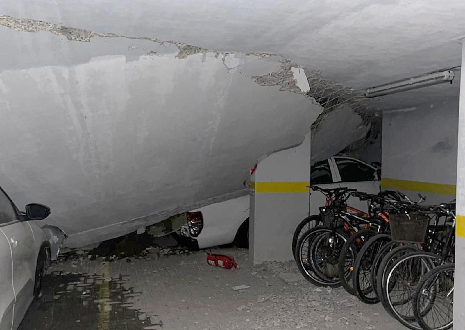 Parque Patricios: confirman que hay riesgo de derrumbe en el edificio del barrio Estación Buenos Aires donde se hundió la cochera