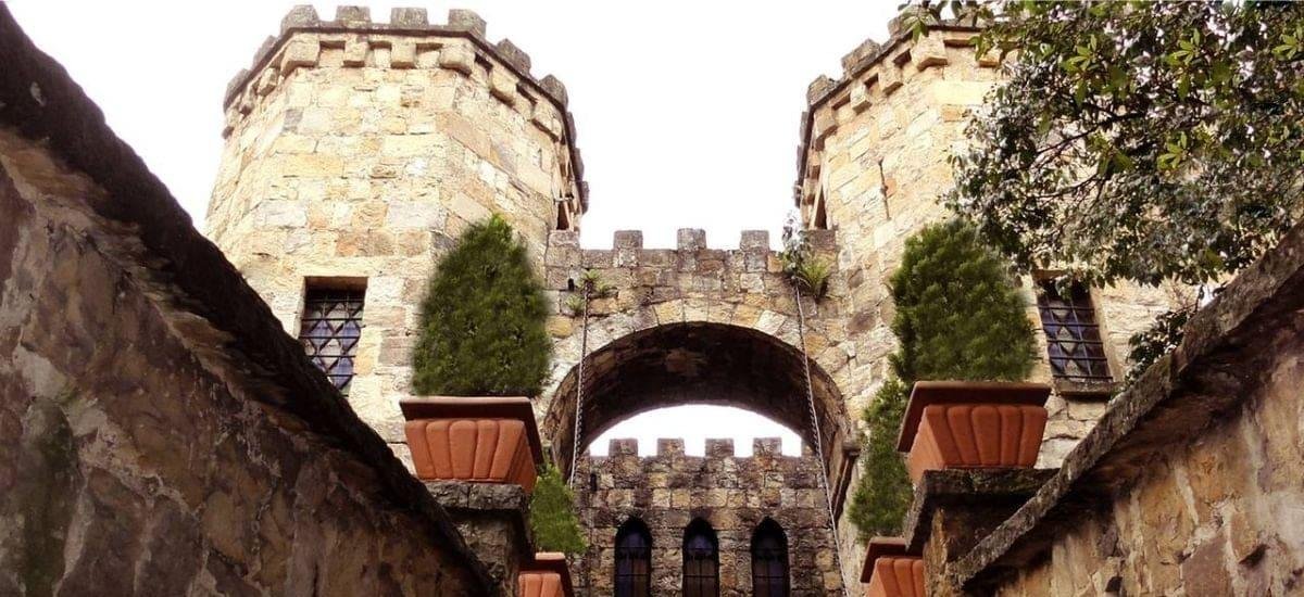 No está en Europa: en plena Bogotá se esconde un castillo de casi 100 años que imita al viejo continente