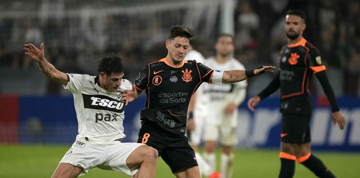 Platense fue empuje y corazón, pero debutó en la Copa Libertadores con una derrota ante Corinthians