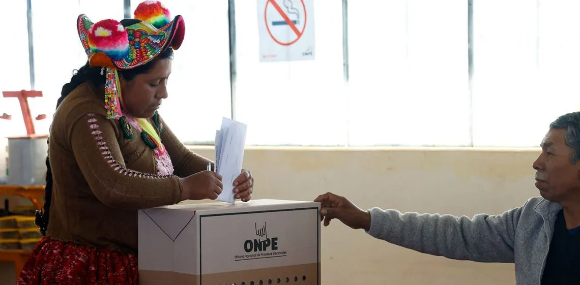 En Perú continúa el conteo de votos y se perfila el balotaje presidencial 2026