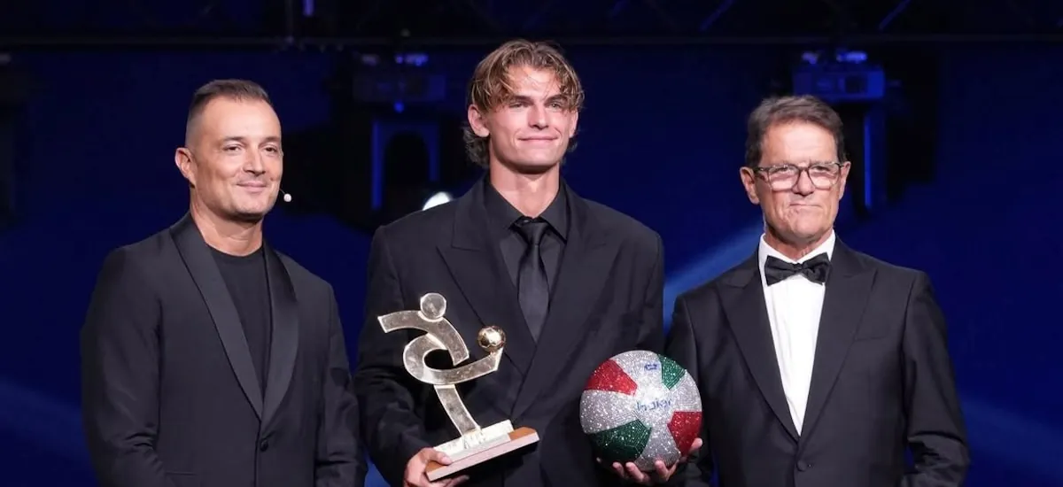 Nico Paz fue premiado en Italia: del guiño a Messi al filoso elogio de una leyenda