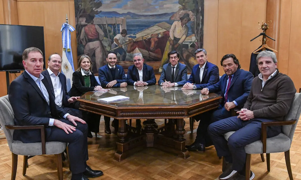 Santilli y Caputo avanzaron en un acuerdo con los gobernadores del Norte para que apoyen la ley de zonas frías en el Senado