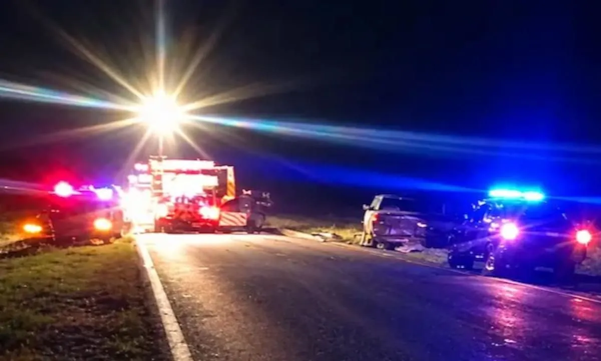 Cambiaban una goma pinchada y los arrolló una camioneta: tres muertos y dos heridos graves