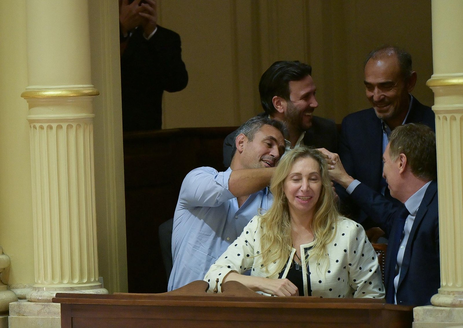 Con votos del peronismo y cambios de último momento, el Gobierno avanzó en el Senado con la ley de Glaciares