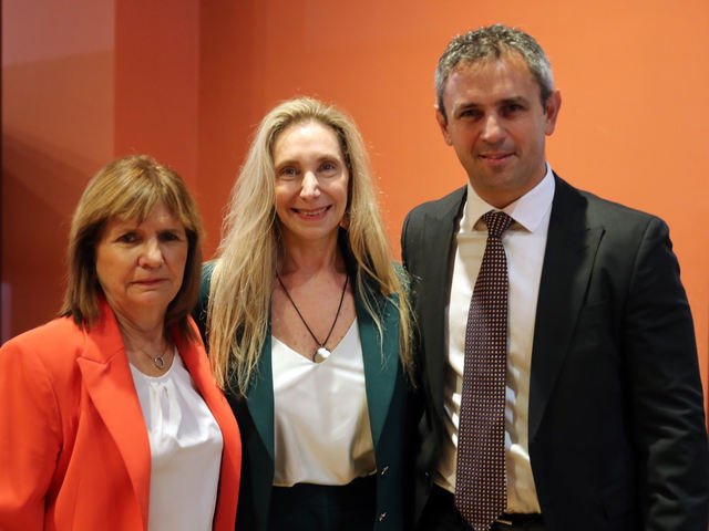 Patricia Bullrich avanza en el Senado, Santilli en el espejo de De NarvГЎez y el objetivo comГєn de libertarios y K