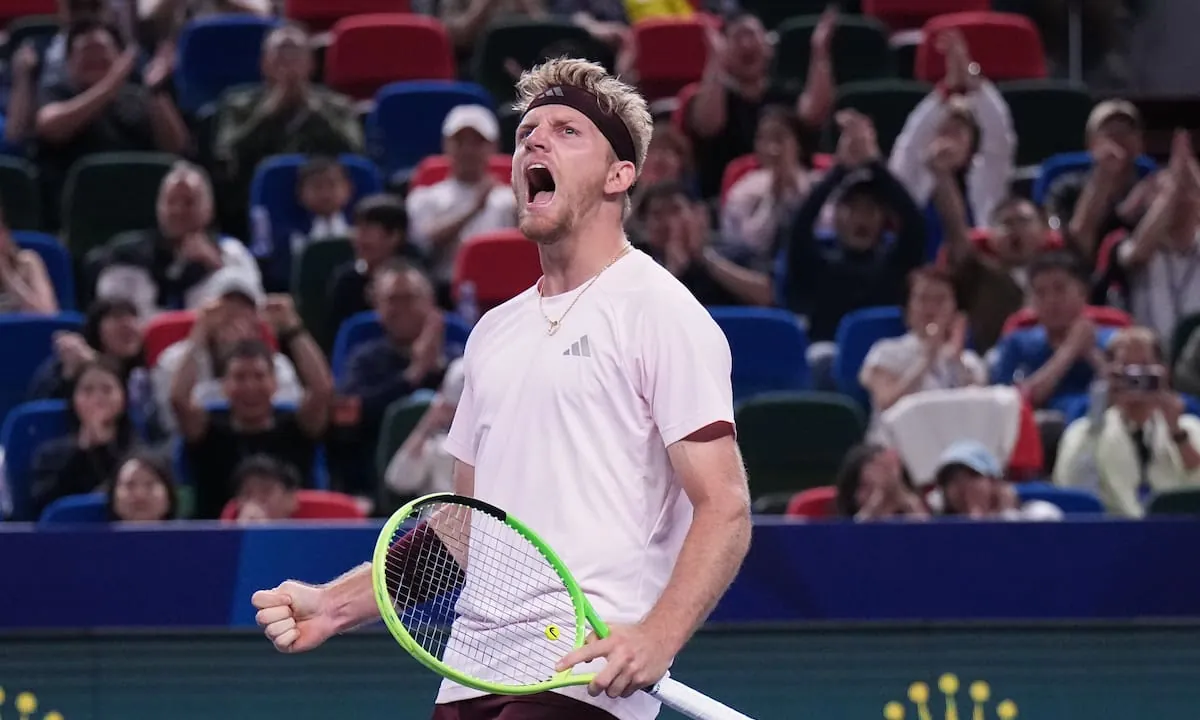 Davidovich venció a Zverev y dio la gran sorpresa en Shanghái